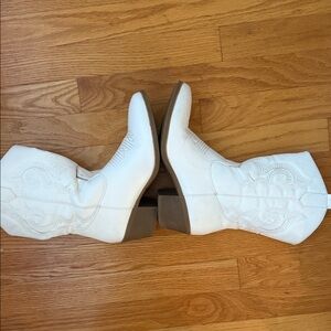 White cowboy boots girls